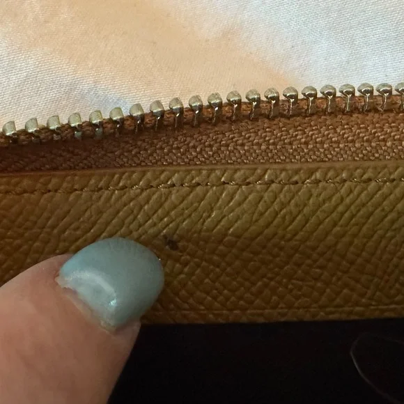 Coach Accordion Checkbook Zip Wallet Tan - Picture 6 of 7